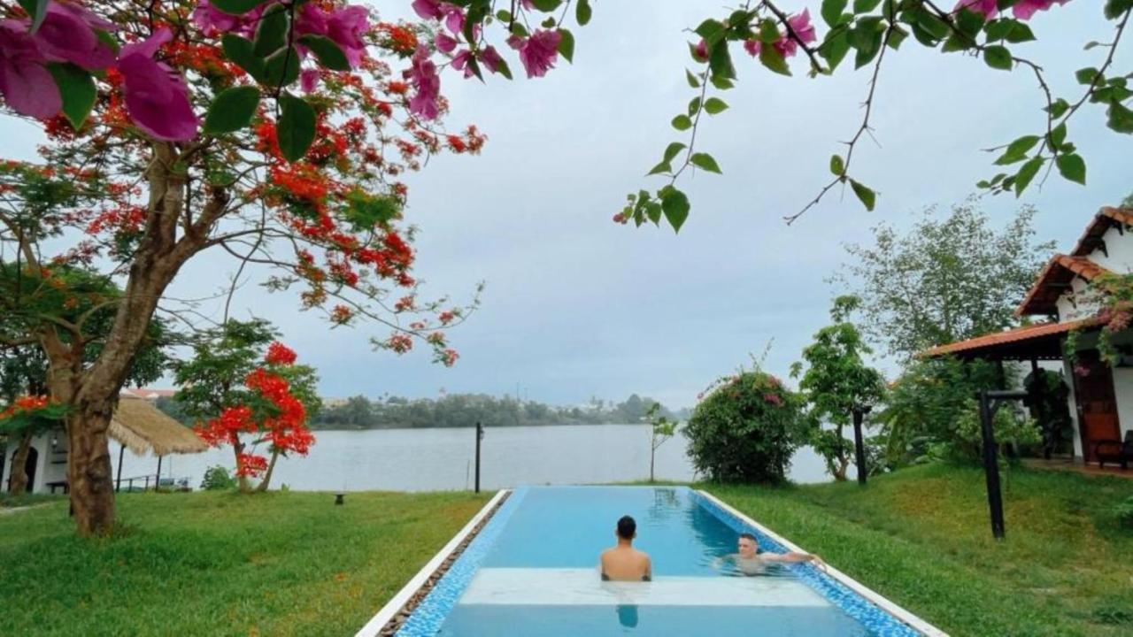La Y Riverview Hue Esterno foto